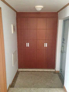 Entry way/shoe storage. We do as any good Korean would and remove our shoes before coming in.